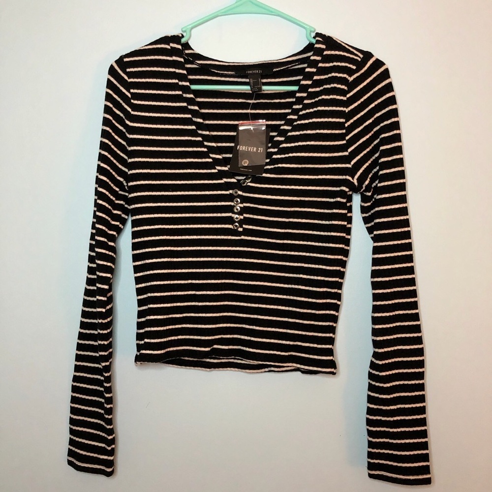 Black and white striped longsleeve tee